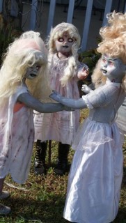 how-to-make-scary-halloween-decorations-1-scary-doll-halloween-decorations-350-x-620