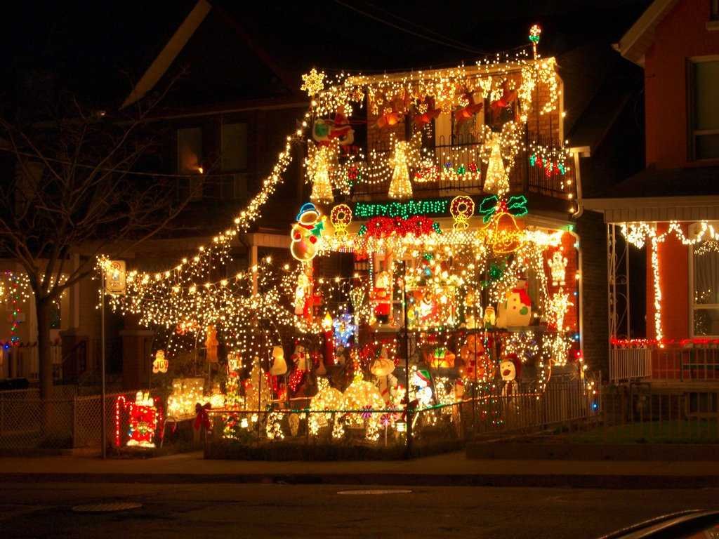 30 Crazy Christmas Houses | The House Shop Blog
